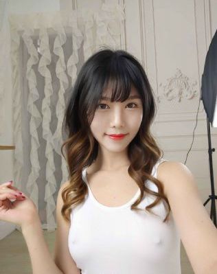 摸腿吻戏