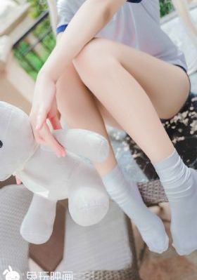 老师办公室狂肉校花h寝室视频